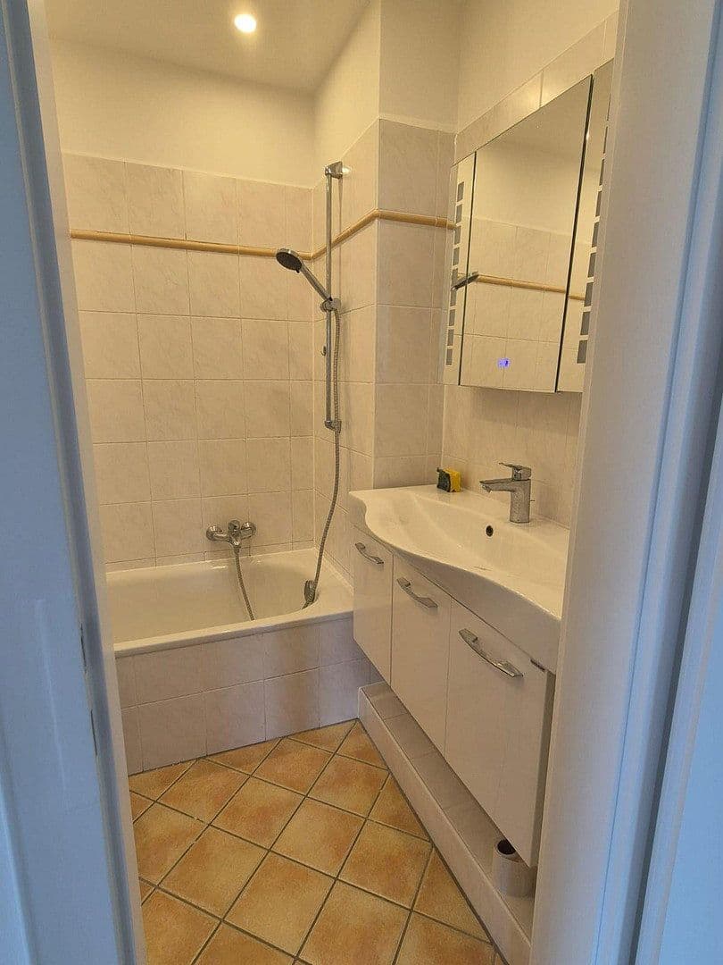 Prodej bytu 2+1 47 m², Schleißheimer Str. 243, München, Bavorsko Prodej bytu 2+1 47 m², Schleißheimer Str. 243, München, Bavorsko