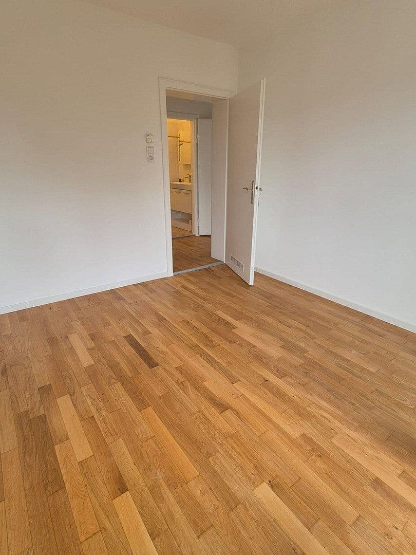 Prodej bytu 2+1 47 m², Schleißheimer Str. 243, München, Bavorsko Prodej bytu 2+1 47 m², Schleißheimer Str. 243, München, Bavorsko