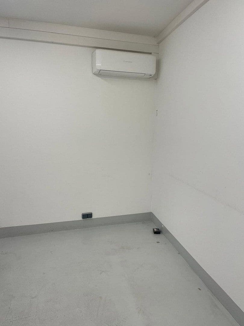 Pronájem nebytového prostoru 150 m², Köln, Severní Porýní-Vestfálsko Pronájem nebytového prostoru 150 m², Köln, Severní Porýní-Vestfálsko