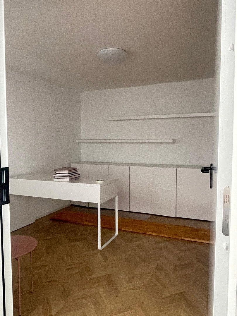 Pronájem nebytového prostoru 150 m², Köln, Severní Porýní-Vestfálsko Pronájem nebytového prostoru 150 m², Köln, Severní Porýní-Vestfálsko
