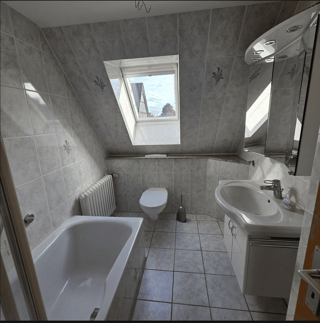 Prodej domu 200 m², pozemek 862 m², Velbert, Severní Porýní-Vestfálsko Prodej domu 200 m², pozemek 862 m², Velbert, Severní Porýní-Vestfálsko