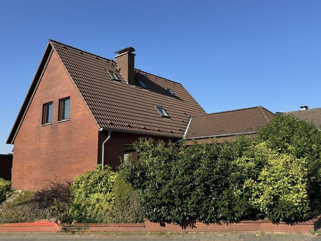 Prodej domu 200 m², pozemek 862 m², Velbert, Severní Porýní-Vestfálsko Prodej domu 200 m², pozemek 862 m², Velbert, Severní Porýní-Vestfálsko