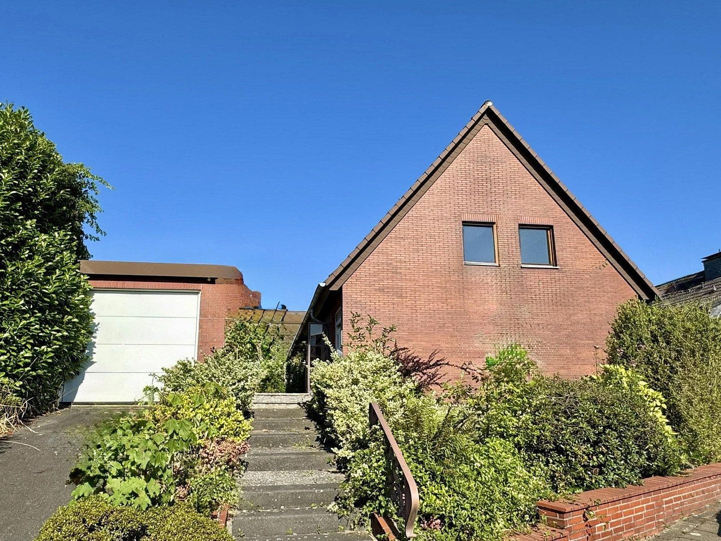 Prodej domu 200 m², pozemek 862 m², Velbert, Severní Porýní-Vestfálsko Prodej domu 200 m², pozemek 862 m², Velbert, Severní Porýní-Vestfálsko