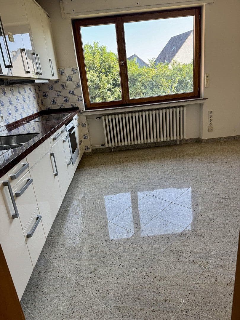 Prodej domu 200 m², pozemek 862 m², Velbert, Severní Porýní-Vestfálsko Prodej domu 200 m², pozemek 862 m², Velbert, Severní Porýní-Vestfálsko