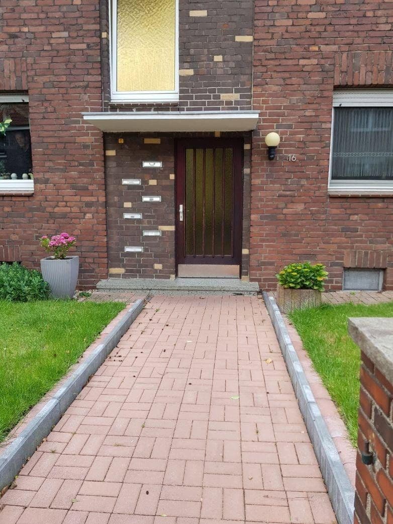 Pronájem bytu 3+1 55 m², Odenwaldstraße 16, Oberhausen, Severní Porýní-Vestfálsko Pronájem bytu 3+1 55 m², Odenwaldstraße 16, Oberhausen, Severní Porýní-Vestfálsko