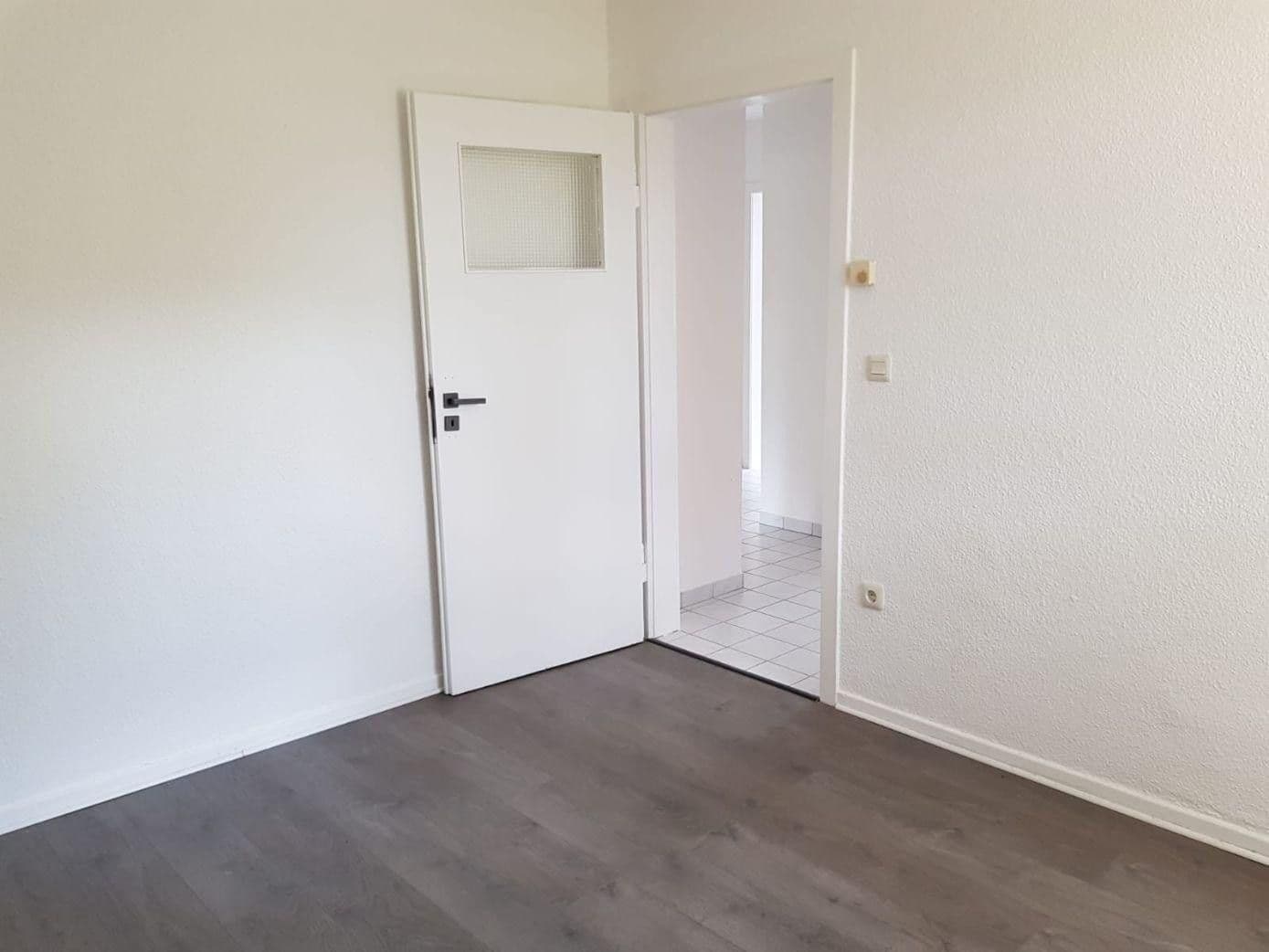 Pronájem bytu 3+1 55 m², Odenwaldstraße 16, Oberhausen, Severní Porýní-Vestfálsko Pronájem bytu 3+1 55 m², Odenwaldstraße 16, Oberhausen, Severní Porýní-Vestfálsko