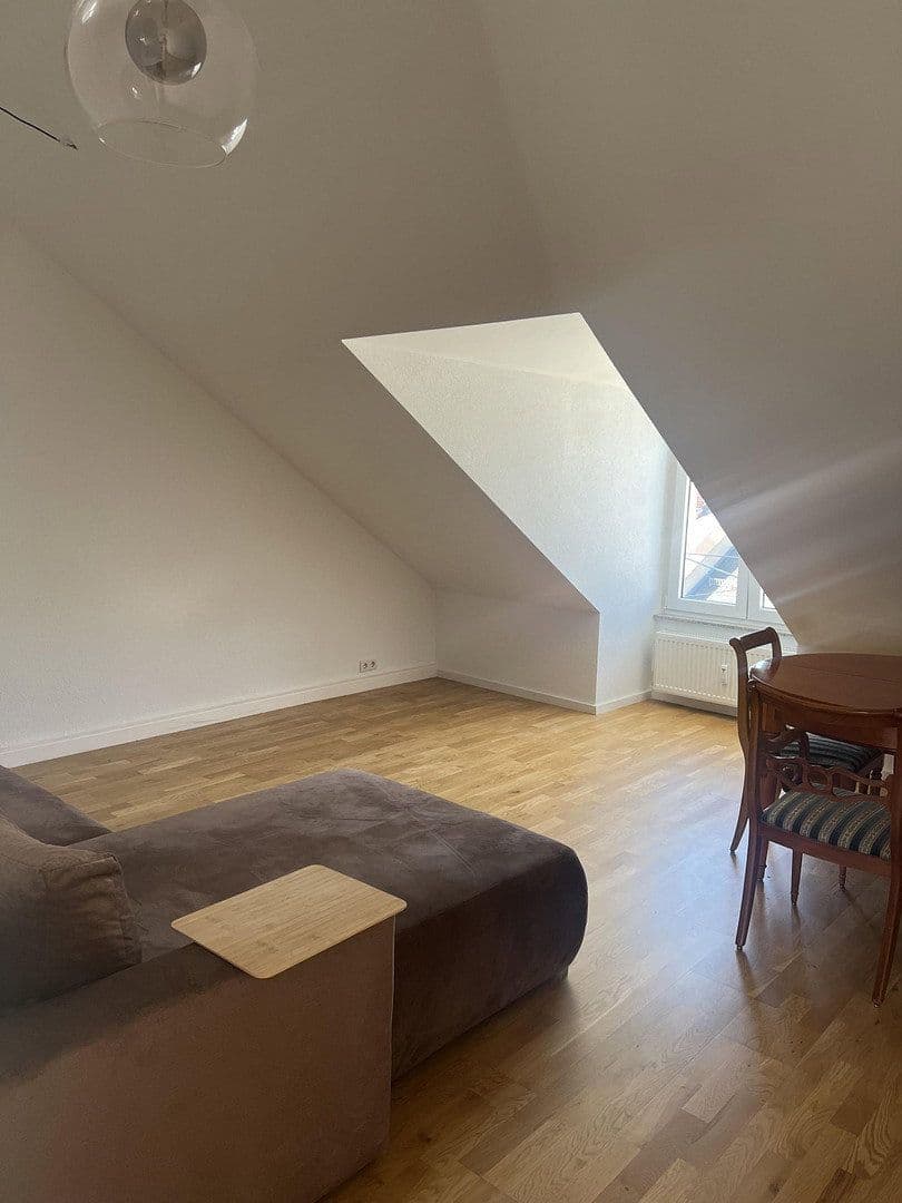 Pronájem bytu 2+1 49 m², Frankfurt, Hessen Pronájem bytu 2+1 49 m², Frankfurt, Hessen