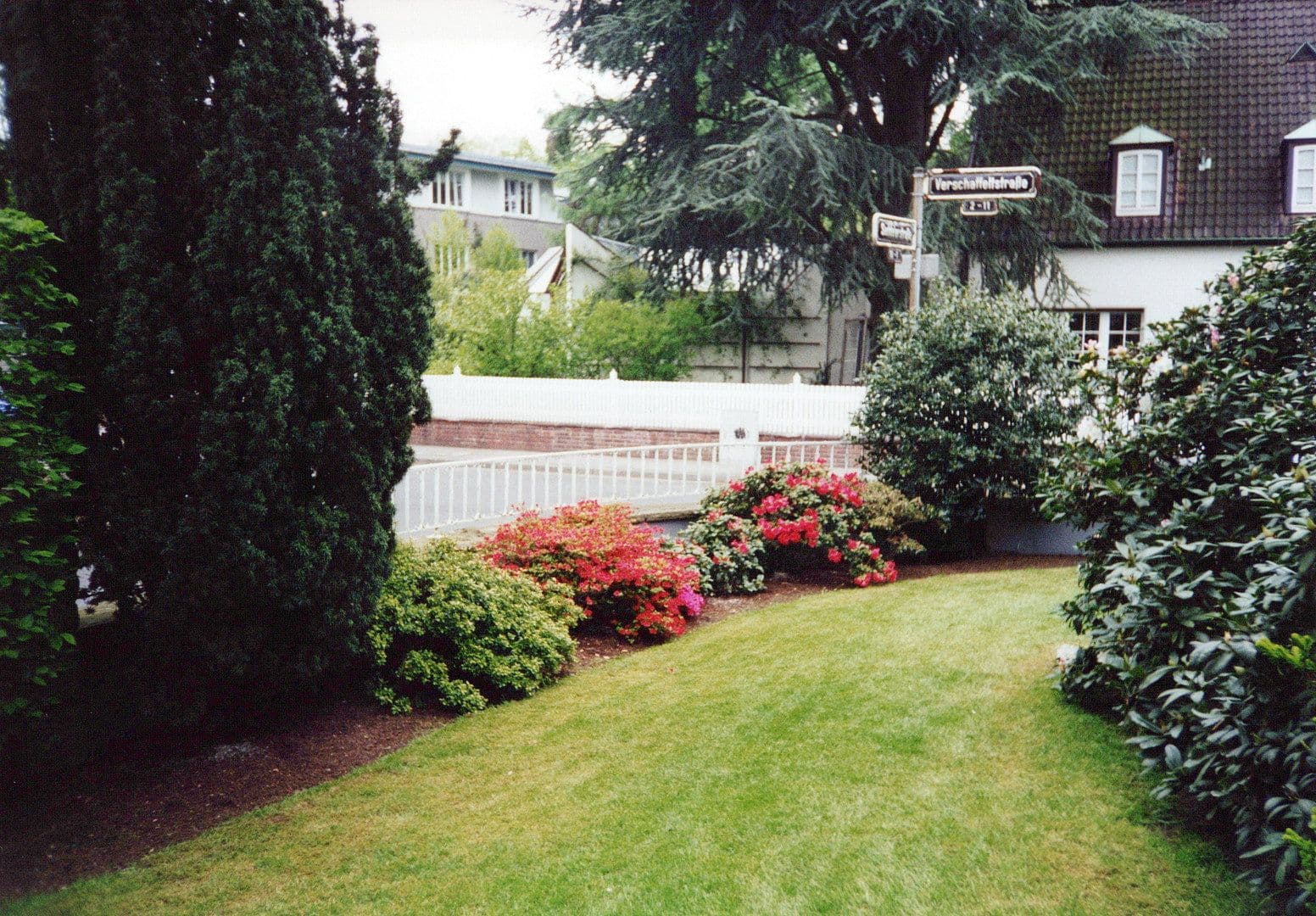 Prodej domu 260 m², pozemek 1.200 m², Urdenbach, Severní Porýní-Vestfálsko Prodej domu 260 m², pozemek 1.200 m², Urdenbach, Severní Porýní-Vestfálsko