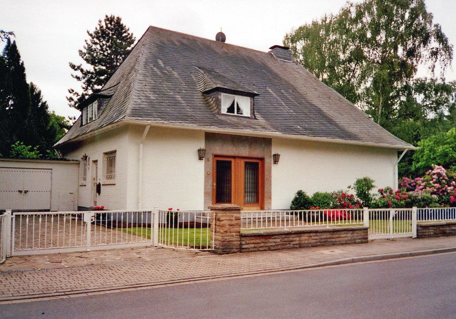 Prodej domu 260 m², pozemek 1.200 m², Urdenbach, Severní Porýní-Vestfálsko Prodej domu 260 m², pozemek 1.200 m², Urdenbach, Severní Porýní-Vestfálsko
