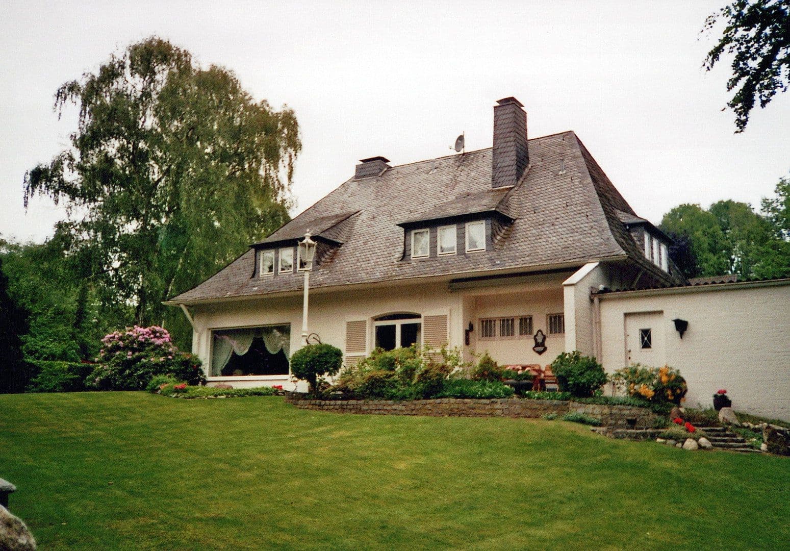 Prodej domu 260 m², pozemek 1.200 m², Urdenbach, Severní Porýní-Vestfálsko Prodej domu 260 m², pozemek 1.200 m², Urdenbach, Severní Porýní-Vestfálsko