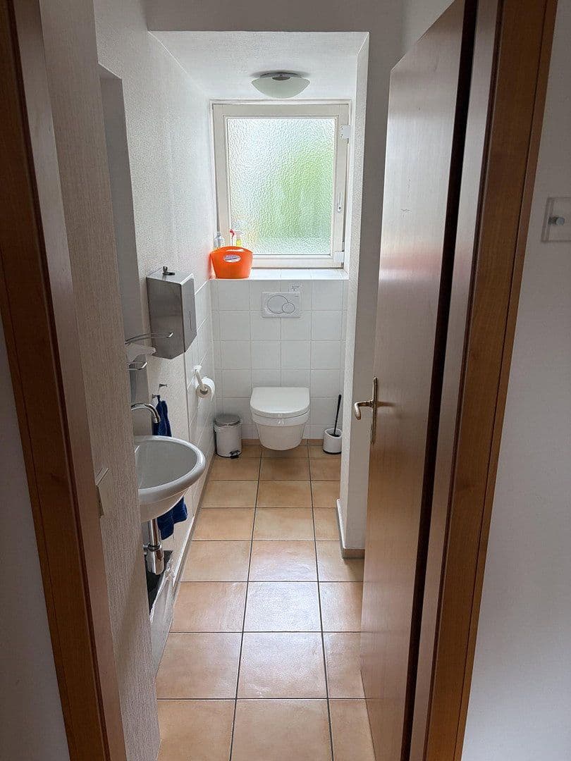 Pronájem kanceláře 100 m², Neu-Ulm, Bavorsko Pronájem kanceláře 100 m², Neu-Ulm, Bavorsko