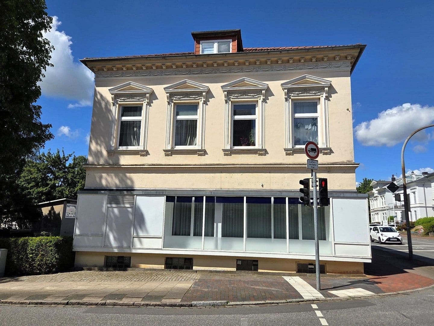 Prodej domu 226 m², pozemek 604 m², Plöner Str. 33, Eutin, Šlesvicko-Holštýnsko Prodej domu 226 m², pozemek 604 m², Plöner Str. 33, Eutin, Šlesvicko-Holštýnsko