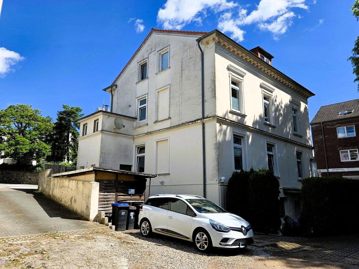 Prodej domu 226 m², pozemek 604 m², Plöner Str. 33, Eutin, Šlesvicko-Holštýnsko Prodej domu 226 m², pozemek 604 m², Plöner Str. 33, Eutin, Šlesvicko-Holštýnsko