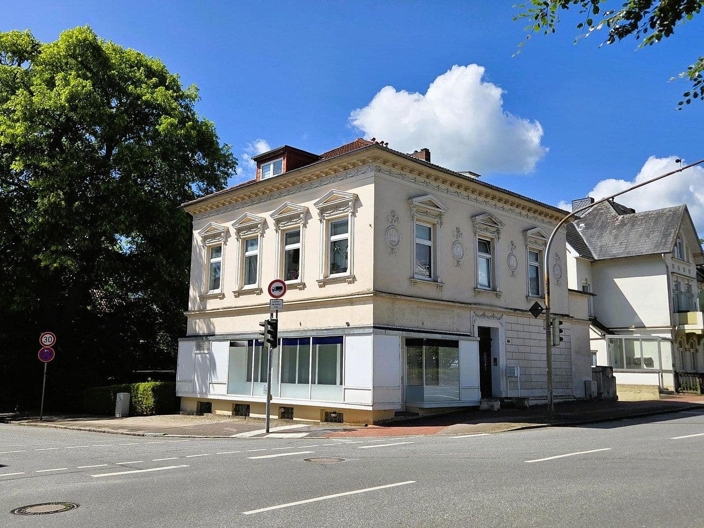 Prodej domu 226 m², pozemek 604 m², Plöner Str. 33, Eutin, Šlesvicko-Holštýnsko Prodej domu 226 m², pozemek 604 m², Plöner Str. 33, Eutin, Šlesvicko-Holštýnsko