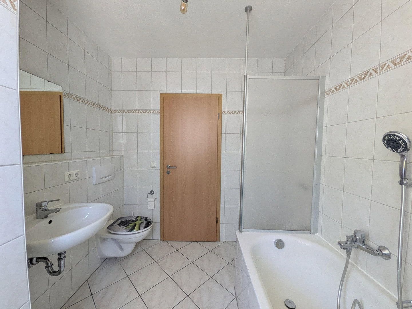 Prodej bytu 3+1 70 m², Fichtenweg 8, Kirchseeon, Bavorsko Prodej bytu 3+1 70 m², Fichtenweg 8, Kirchseeon, Bavorsko