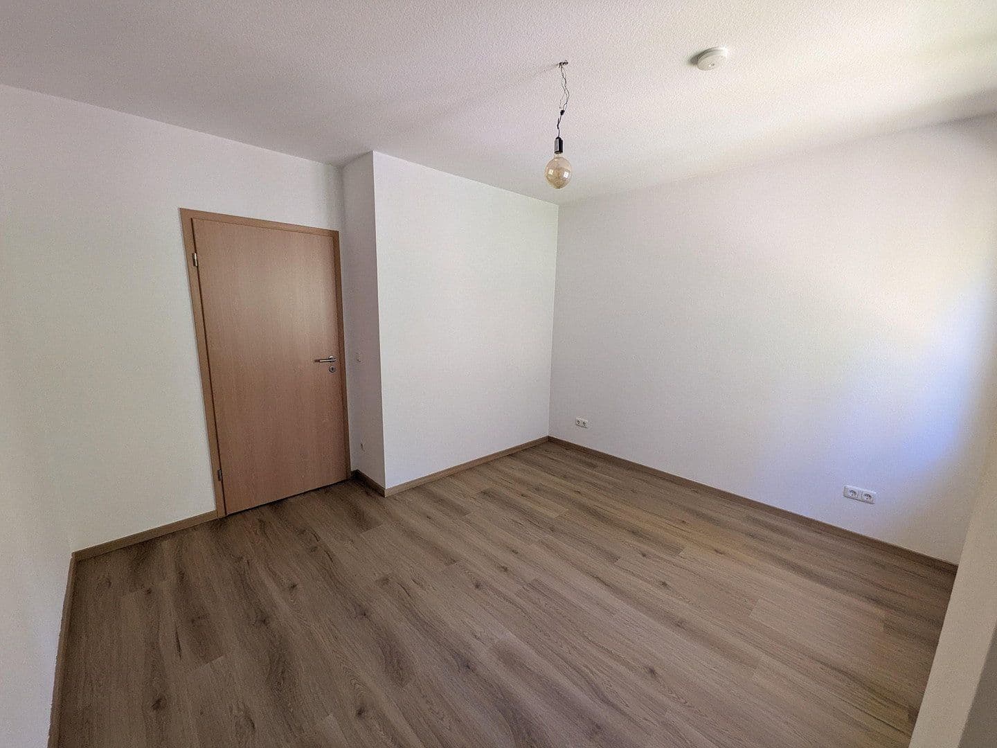 Prodej bytu 3+1 70 m², Fichtenweg 8, Kirchseeon, Bavorsko Prodej bytu 3+1 70 m², Fichtenweg 8, Kirchseeon, Bavorsko