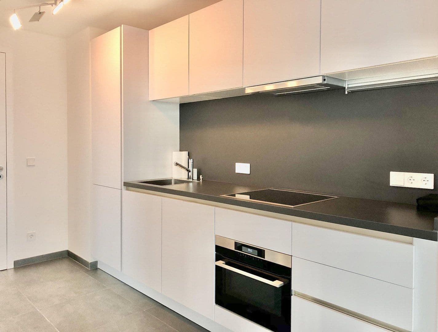 Pronájem bytu 2+1 61 m², Europa-Allee 2, Frankfurt am Main, Hessen Pronájem bytu 2+1 61 m², Europa-Allee 2, Frankfurt am Main, Hessen