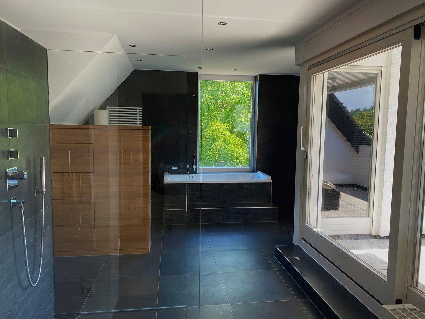 Prodej domu 300 m², pozemek 2.450 m², Affalterbach, Bádensko-Württembersko Prodej domu 300 m², pozemek 2.450 m², Affalterbach, Bádensko-Württembersko