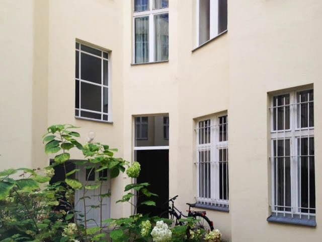 Prodej bytu 3+1 95 m², Bornholmer Straße 80, Berlin, Berlín Prodej bytu 3+1 95 m², Bornholmer Straße 80, Berlin, Berlín