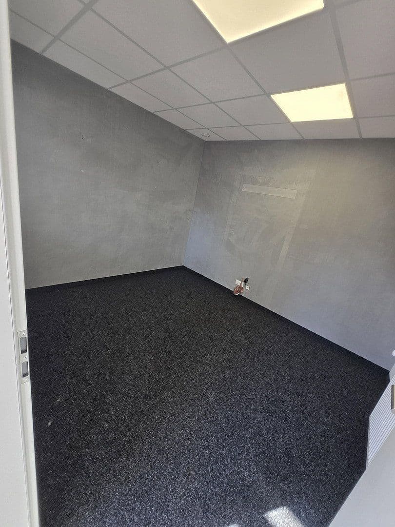 Pronájem nebytového prostoru 450 m², Viersener Straße 240, Mönchengladbach, Severní Porýní-Vestfálsko Pronájem nebytového prostoru 450 m², Viersener Straße 240, Mönchengladbach, Severní Porýní-Vestfálsko
