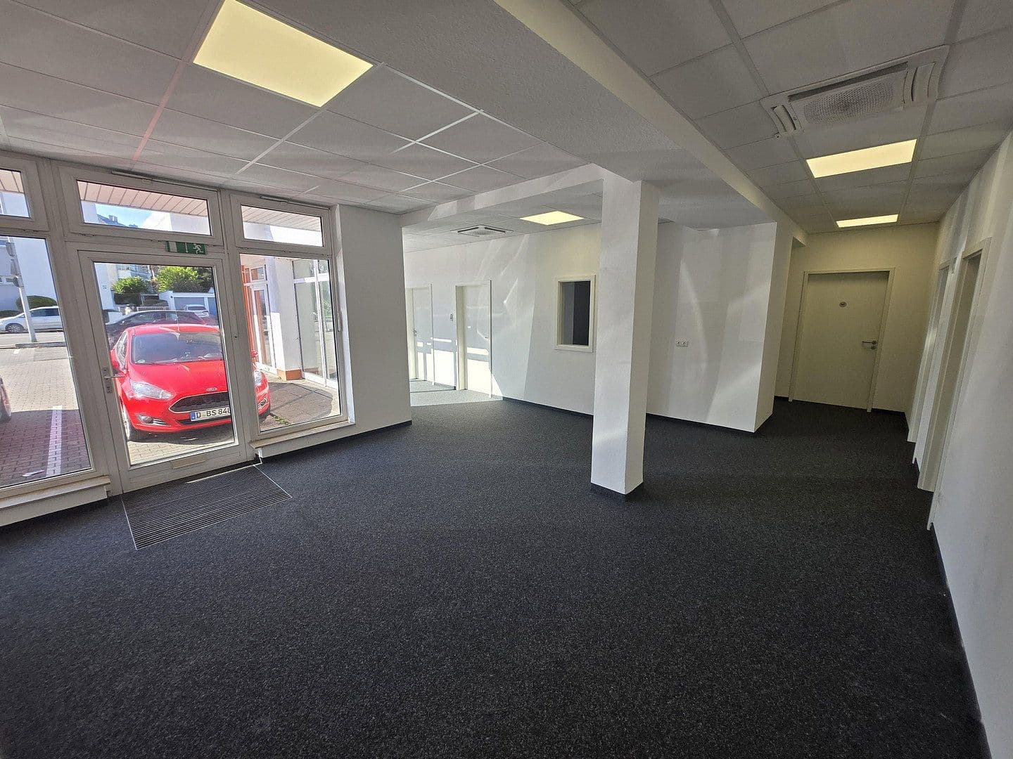 Pronájem nebytového prostoru 450 m², Viersener Straße 240, Mönchengladbach, Severní Porýní-Vestfálsko Pronájem nebytového prostoru 450 m², Viersener Straße 240, Mönchengladbach, Severní Porýní-Vestfálsko