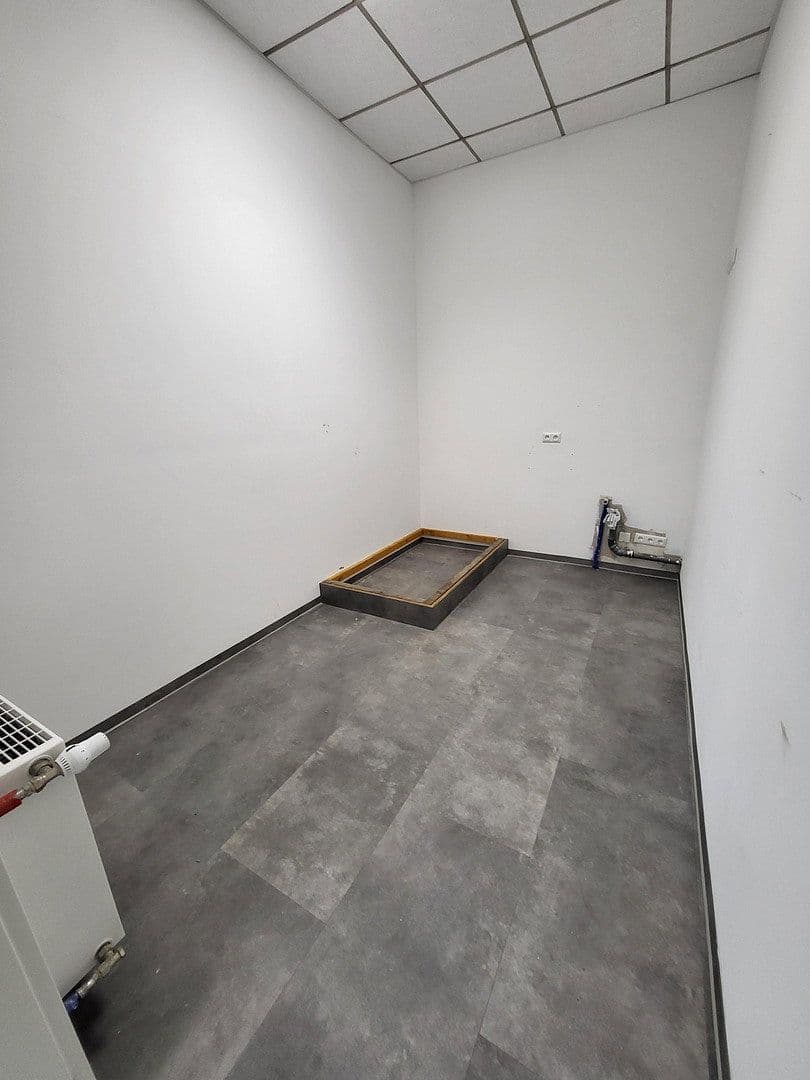 Pronájem nebytového prostoru 450 m², Viersener Straße 240, Mönchengladbach, Severní Porýní-Vestfálsko Pronájem nebytového prostoru 450 m², Viersener Straße 240, Mönchengladbach, Severní Porýní-Vestfálsko