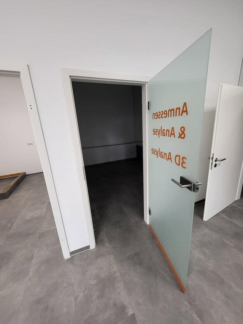 Pronájem nebytového prostoru 450 m², Viersener Straße 240, Mönchengladbach, Severní Porýní-Vestfálsko Pronájem nebytového prostoru 450 m², Viersener Straße 240, Mönchengladbach, Severní Porýní-Vestfálsko