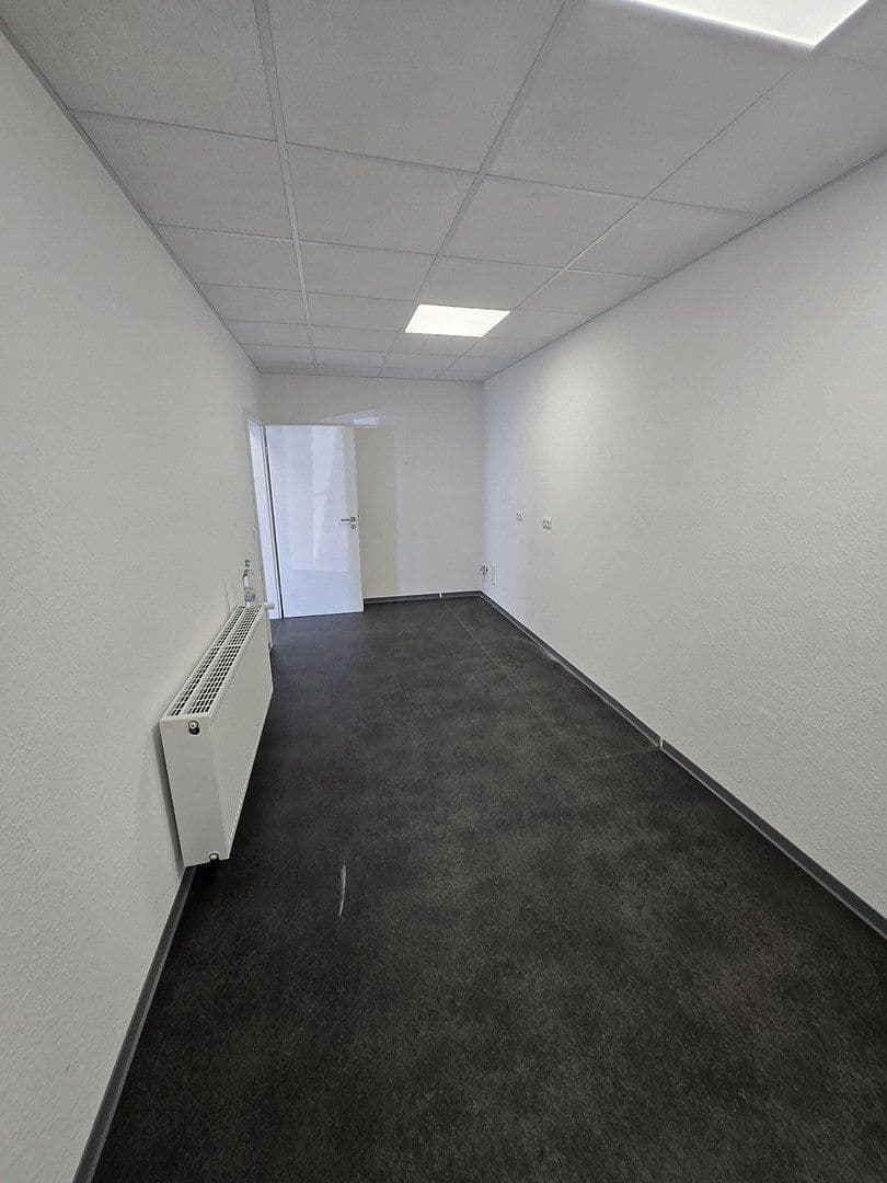 Pronájem nebytového prostoru 450 m², Viersener Straße 240, Mönchengladbach, Severní Porýní-Vestfálsko Pronájem nebytového prostoru 450 m², Viersener Straße 240, Mönchengladbach, Severní Porýní-Vestfálsko