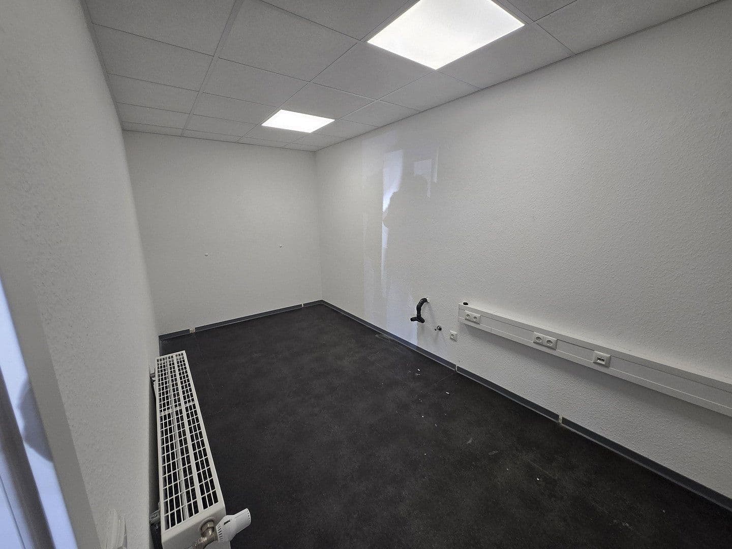 Pronájem nebytového prostoru 450 m², Viersener Straße 240, Mönchengladbach, Severní Porýní-Vestfálsko Pronájem nebytového prostoru 450 m², Viersener Straße 240, Mönchengladbach, Severní Porýní-Vestfálsko