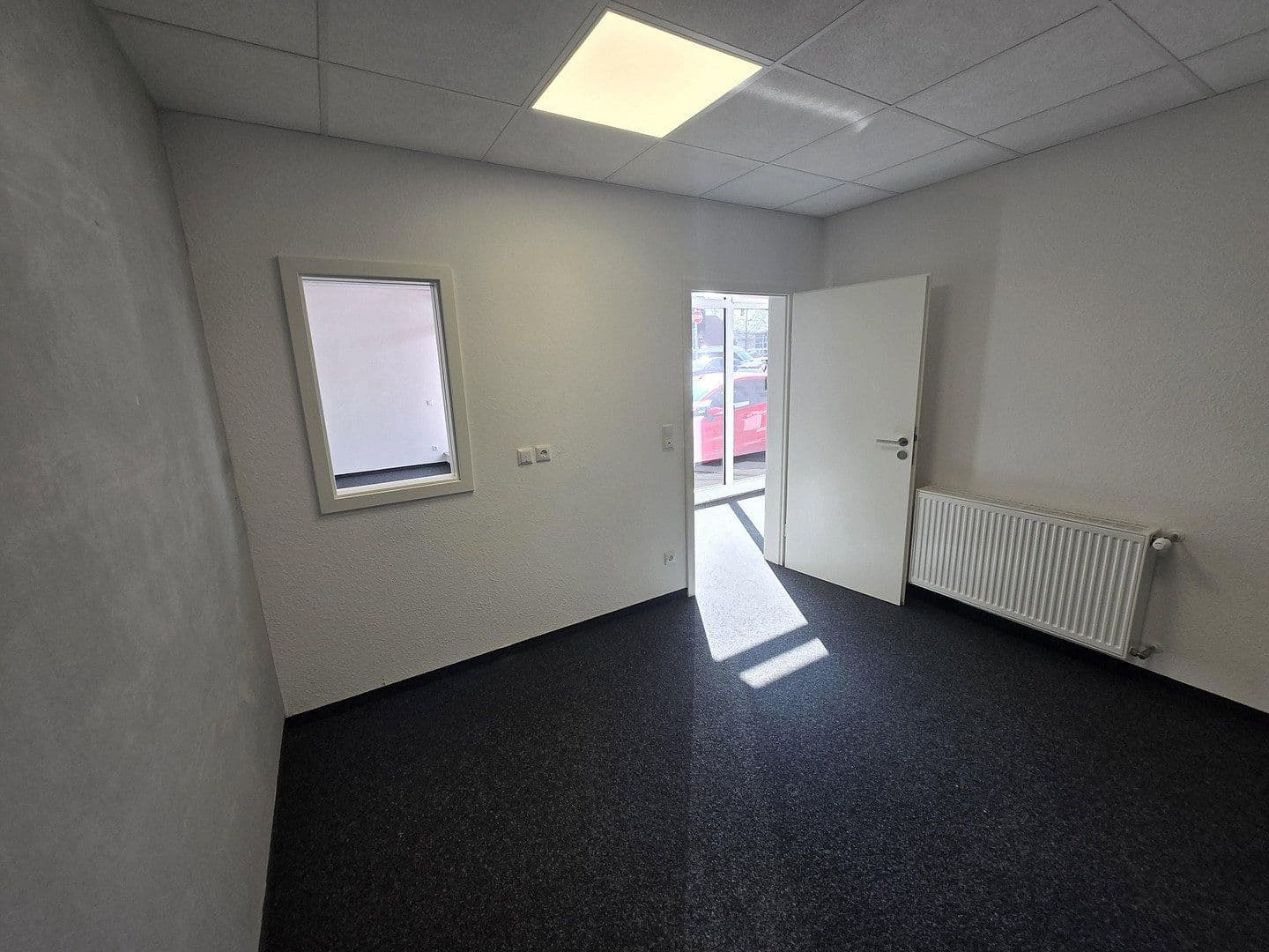 Pronájem nebytového prostoru 450 m², Viersener Straße 240, Mönchengladbach, Severní Porýní-Vestfálsko Pronájem nebytového prostoru 450 m², Viersener Straße 240, Mönchengladbach, Severní Porýní-Vestfálsko