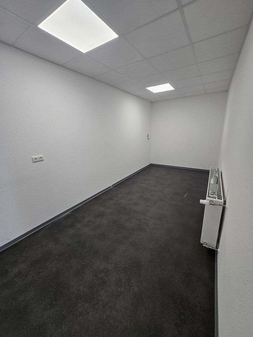 Pronájem nebytového prostoru 450 m², Viersener Straße 240, Mönchengladbach, Severní Porýní-Vestfálsko Pronájem nebytového prostoru 450 m², Viersener Straße 240, Mönchengladbach, Severní Porýní-Vestfálsko