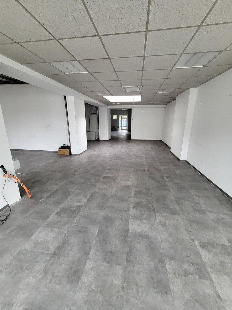 Pronájem nebytového prostoru 450 m², Viersener Straße 240, Mönchengladbach, Severní Porýní-Vestfálsko Pronájem nebytového prostoru 450 m², Viersener Straße 240, Mönchengladbach, Severní Porýní-Vestfálsko