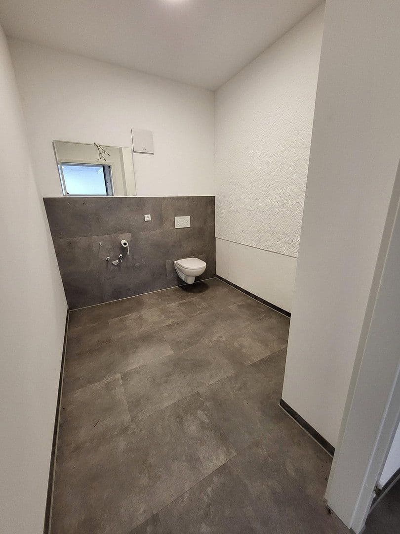 Pronájem nebytového prostoru 450 m², Viersener Straße 240, Mönchengladbach, Severní Porýní-Vestfálsko Pronájem nebytového prostoru 450 m², Viersener Straße 240, Mönchengladbach, Severní Porýní-Vestfálsko