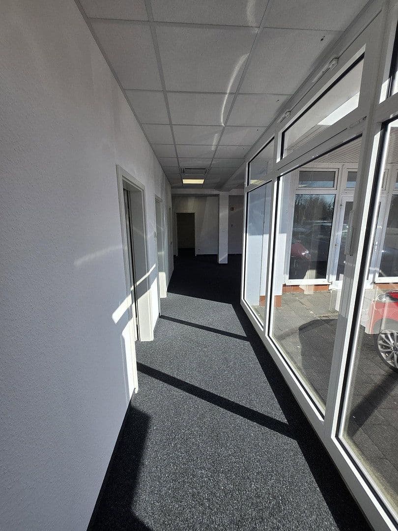 Pronájem nebytového prostoru 450 m², Viersener Straße 240, Mönchengladbach, Severní Porýní-Vestfálsko Pronájem nebytového prostoru 450 m², Viersener Straße 240, Mönchengladbach, Severní Porýní-Vestfálsko