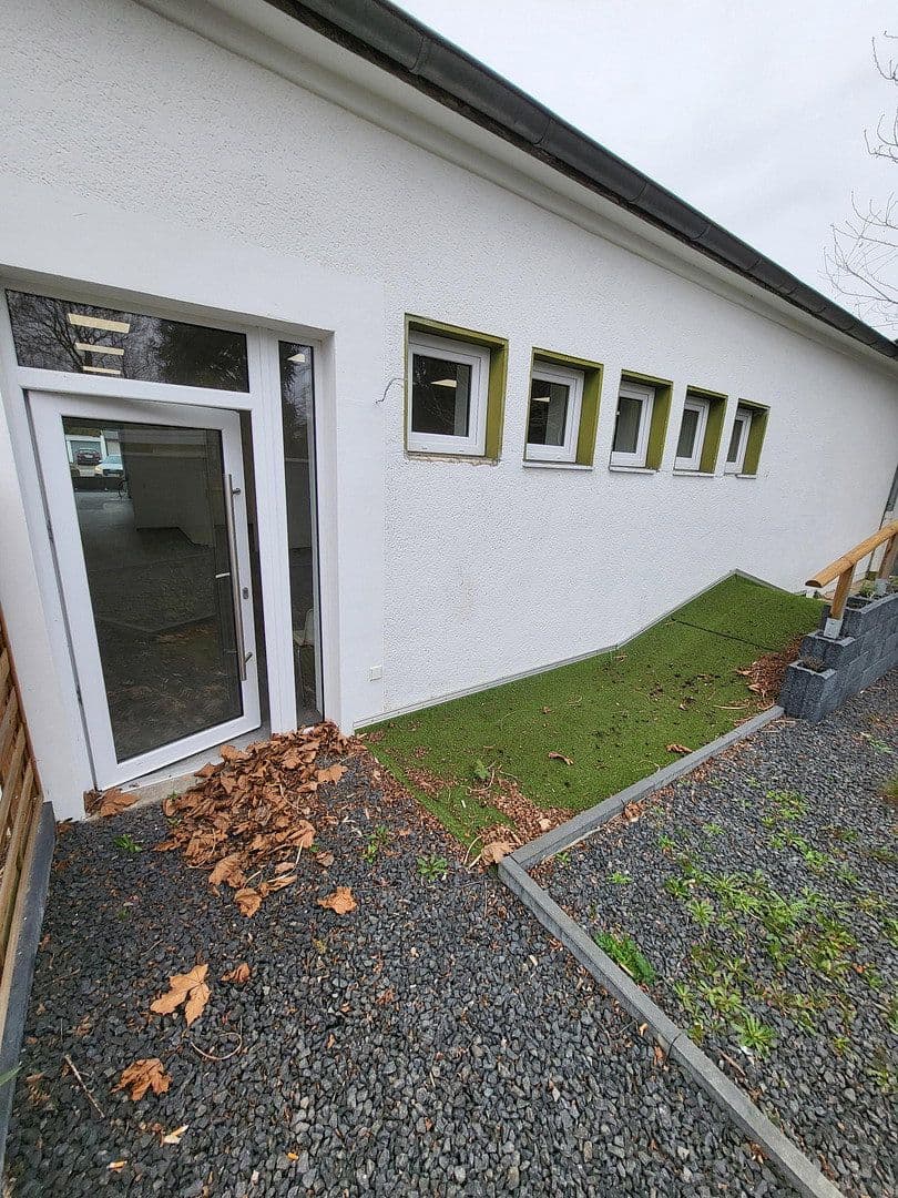 Pronájem nebytového prostoru 450 m², Viersener Straße 240, Mönchengladbach, Severní Porýní-Vestfálsko Pronájem nebytového prostoru 450 m², Viersener Straße 240, Mönchengladbach, Severní Porýní-Vestfálsko