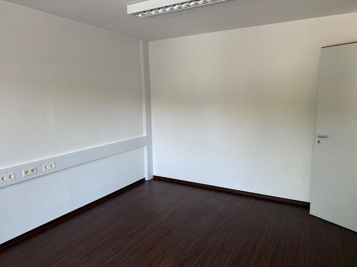 Pronájem kanceláře 170 m², Siemensstraße 9, Wiesbaden, Hessen Pronájem kanceláře 170 m², Siemensstraße 9, Wiesbaden, Hessen