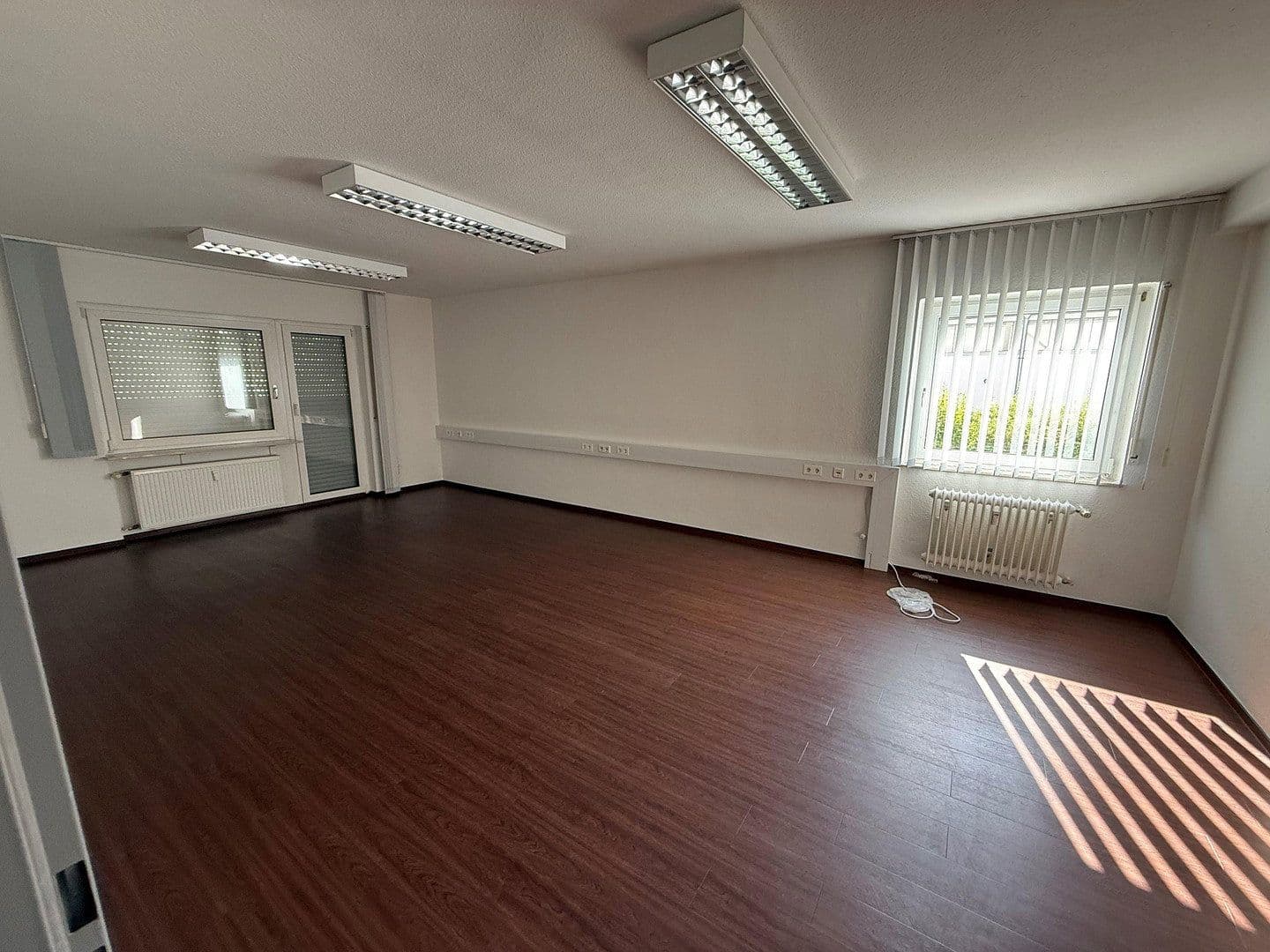 Pronájem kanceláře 170 m², Siemensstraße 9, Wiesbaden, Hessen Pronájem kanceláře 170 m², Siemensstraße 9, Wiesbaden, Hessen
