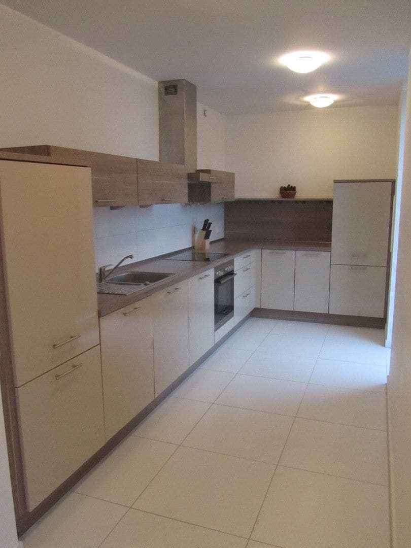 Pronájem bytu 3+1 138 m², Walderych 27c, Geilenkirchen, Severní Porýní-Vestfálsko Pronájem bytu 3+1 138 m², Walderych 27c, Geilenkirchen, Severní Porýní-Vestfálsko