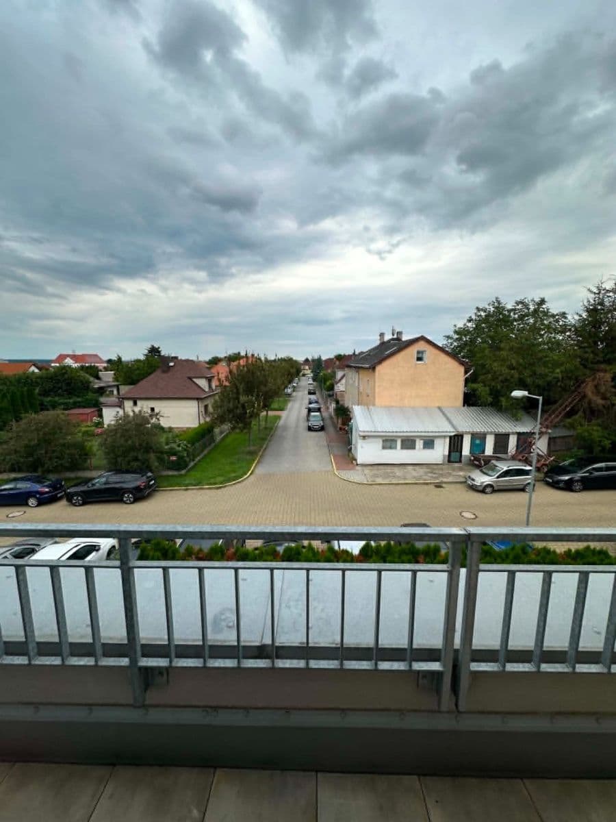 Pronájem bytu 2+kk 65 m², V Uličce, Brandýs nad Labem-Stará Boleslav, Středočeský kraj Pronájem bytu 2+kk 65 m², V Uličce, Brandýs nad Labem-Stará Boleslav, Středočeský kraj