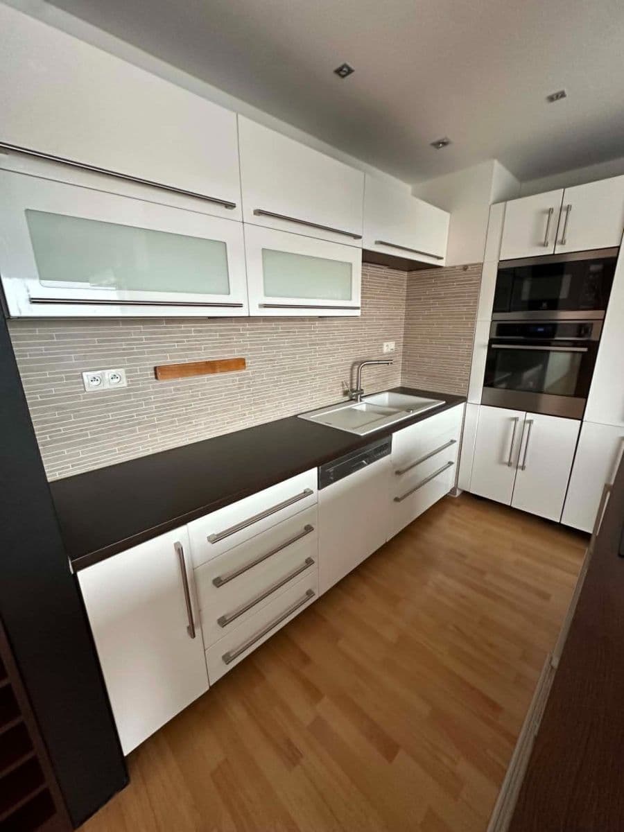 Pronájem bytu 2+kk 65 m², V Uličce, Brandýs nad Labem-Stará Boleslav, Středočeský kraj Pronájem bytu 2+kk 65 m², V Uličce, Brandýs nad Labem-Stará Boleslav, Středočeský kraj