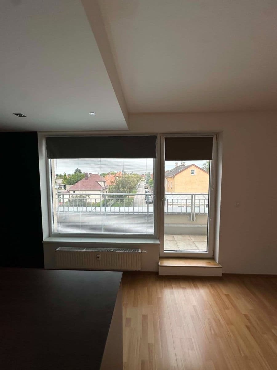 Pronájem bytu 2+kk 65 m², V Uličce, Brandýs nad Labem-Stará Boleslav, Středočeský kraj Pronájem bytu 2+kk 65 m², V Uličce, Brandýs nad Labem-Stará Boleslav, Středočeský kraj
