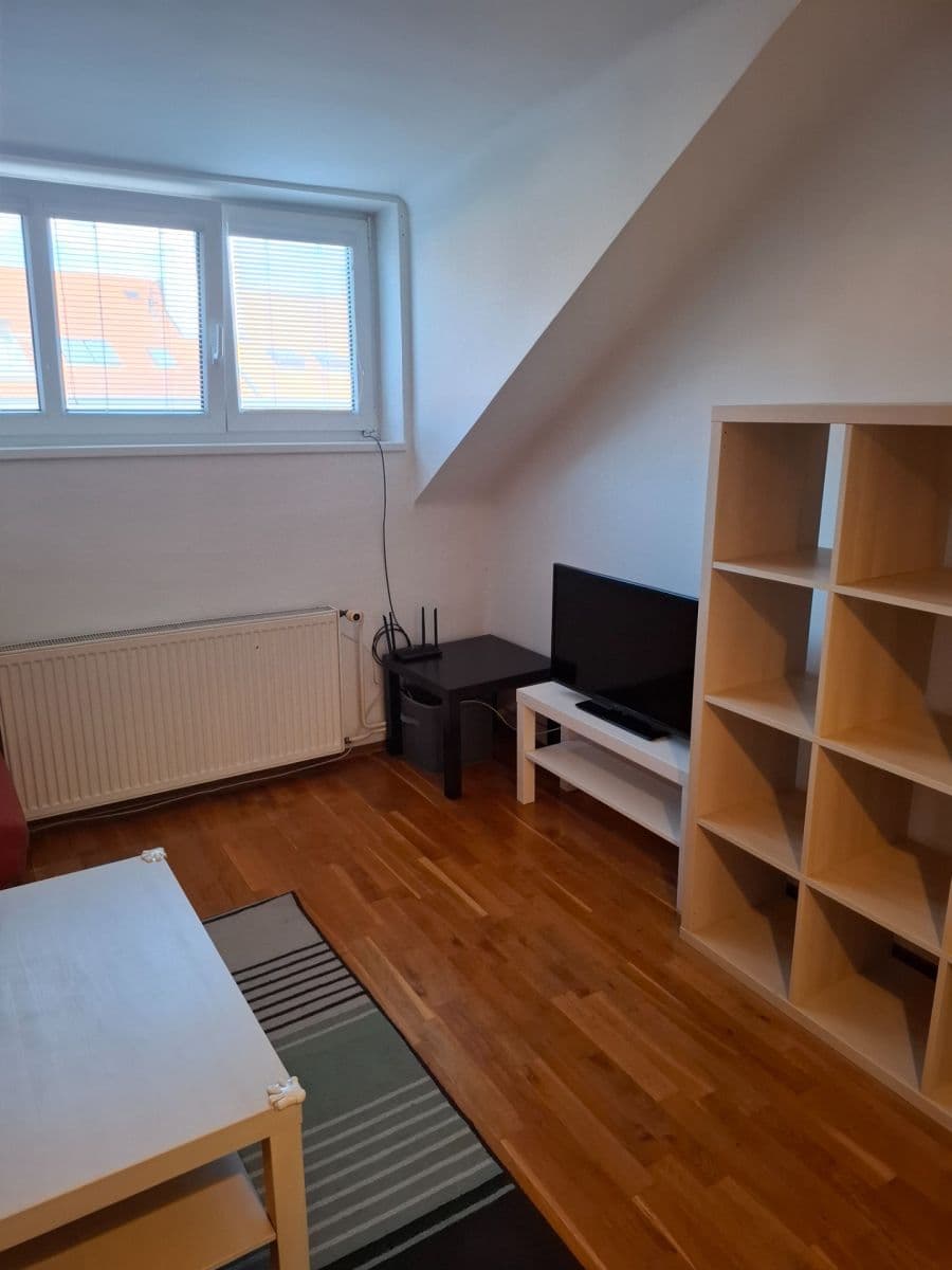 Pronájem bytu 2+kk 42 m², Na Mlejnku, Praha, Praha Pronájem bytu 2+kk 42 m², Na Mlejnku, Praha, Praha