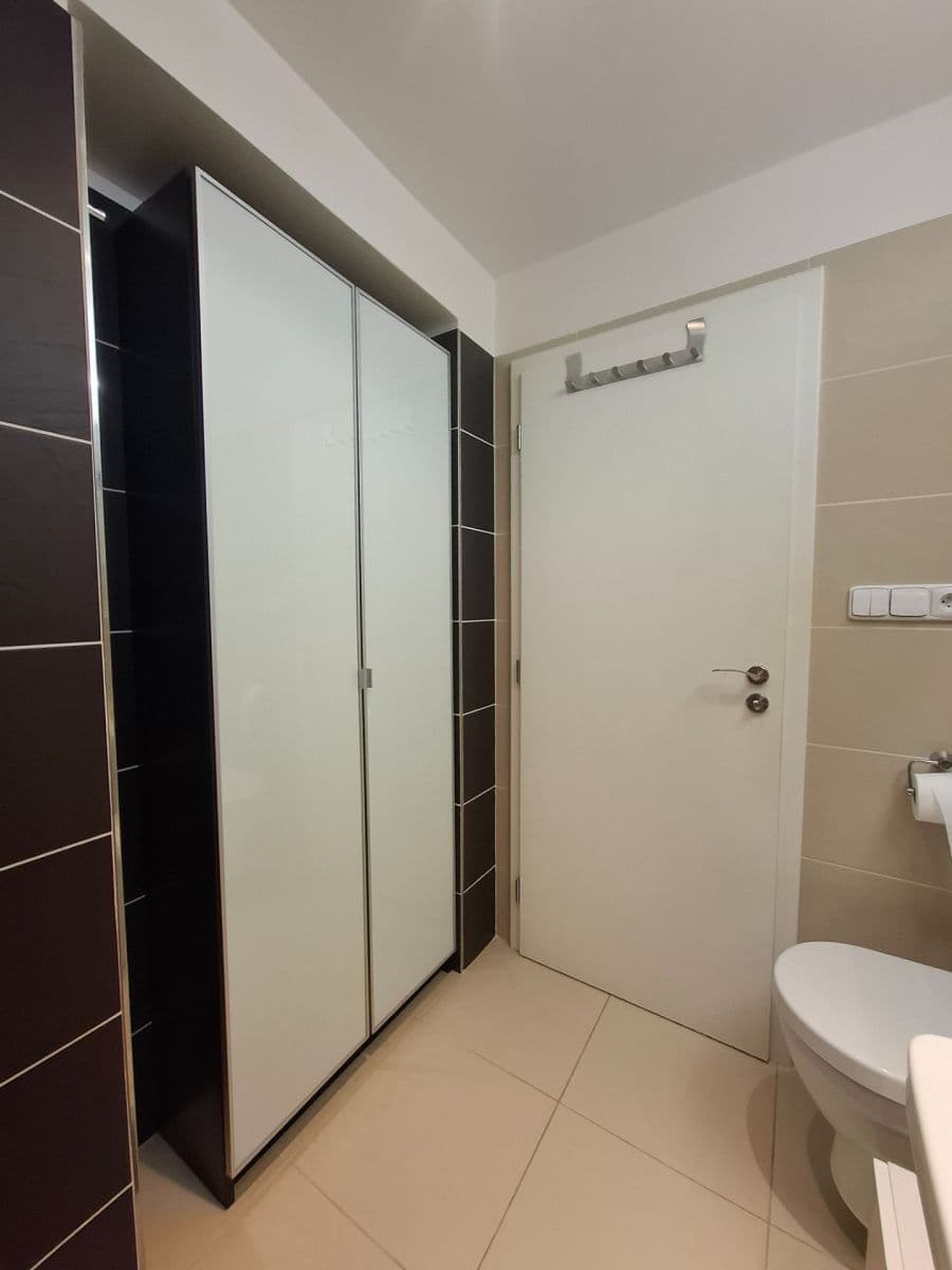 Pronájem bytu 2+kk 42 m², Na Mlejnku, Praha, Praha Pronájem bytu 2+kk 42 m², Na Mlejnku, Praha, Praha