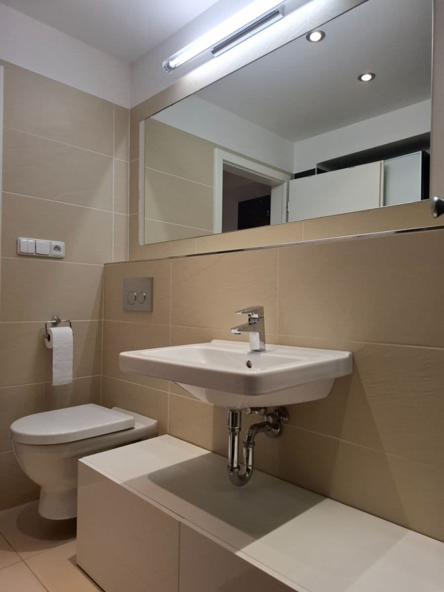 Pronájem bytu 2+kk 42 m², Na Mlejnku, Praha, Praha Pronájem bytu 2+kk 42 m², Na Mlejnku, Praha, Praha