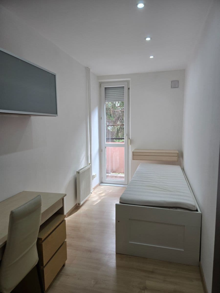 Pronájem bytu 2+1 45 m², Sklenárova, Ružinov, Bratislavský kraj Pronájem bytu 2+1 45 m², Sklenárova, Ružinov, Bratislavský kraj