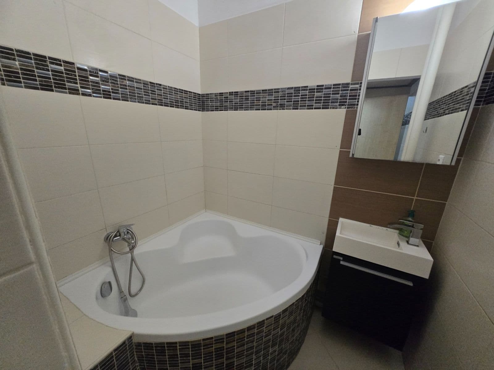 Pronájem bytu 2+1 45 m², Sklenárova, Ružinov, Bratislavský kraj Pronájem bytu 2+1 45 m², Sklenárova, Ružinov, Bratislavský kraj