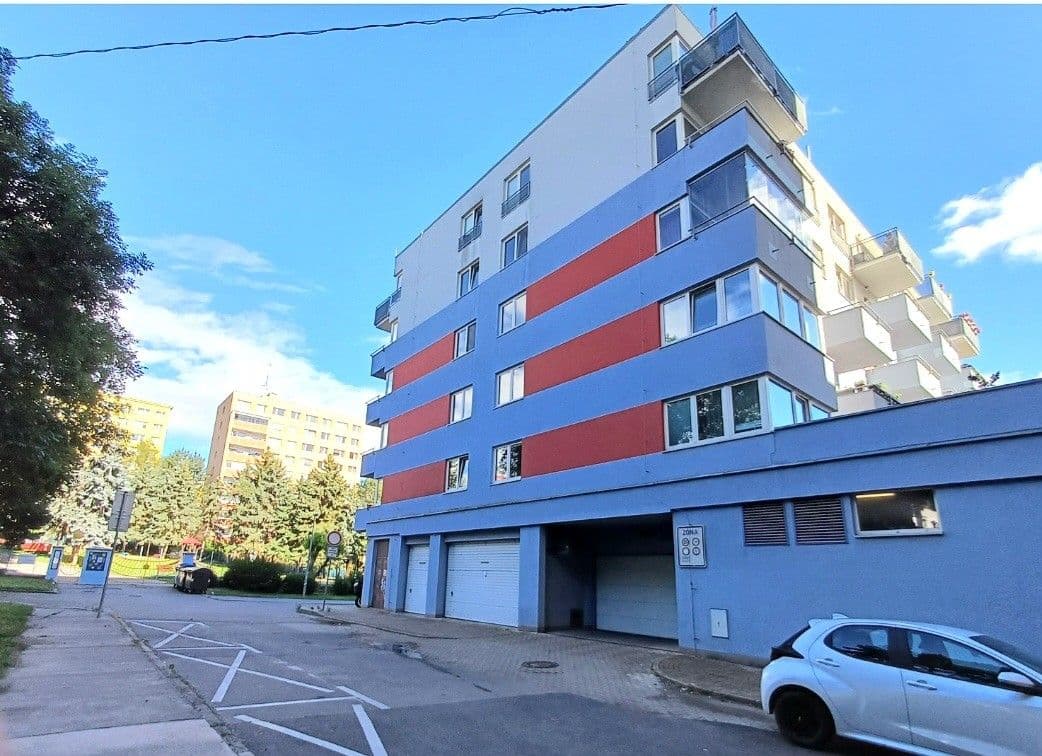 Prodej garáže 17 m², Praha, Praha Prodej garáže 17 m², Praha, Praha