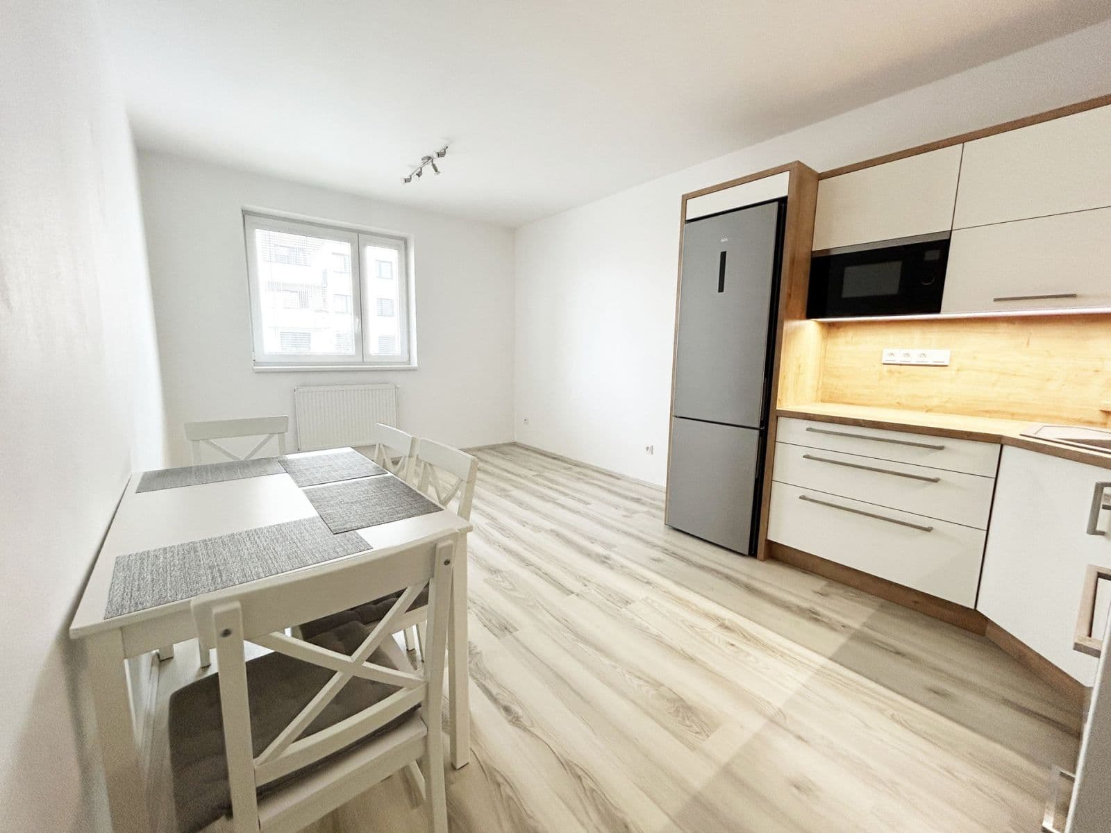 Pronájem bytu 2+kk 51 m², Vrchlického, Poděbrady, Středočeský kraj Pronájem bytu 2+kk 51 m², Vrchlického, Poděbrady, Středočeský kraj