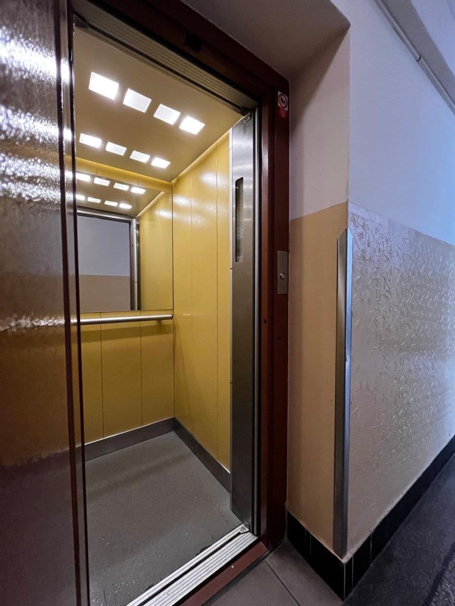 Pronájem bytu 2+1 55 m², Biskupcova, Praha, Praha Pronájem bytu 2+1 55 m², Biskupcova, Praha, Praha