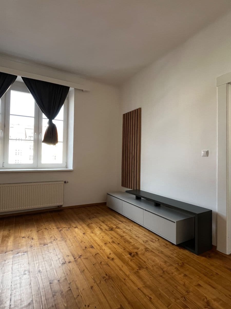 Pronájem bytu 2+1 55 m², Biskupcova, Praha, Praha Pronájem bytu 2+1 55 m², Biskupcova, Praha, Praha
